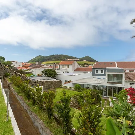 My Angra Charming House ゲストハウス