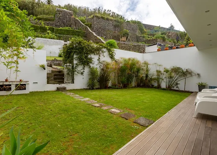 My Angra Charming House בית הארחה Angra do Heroísmo