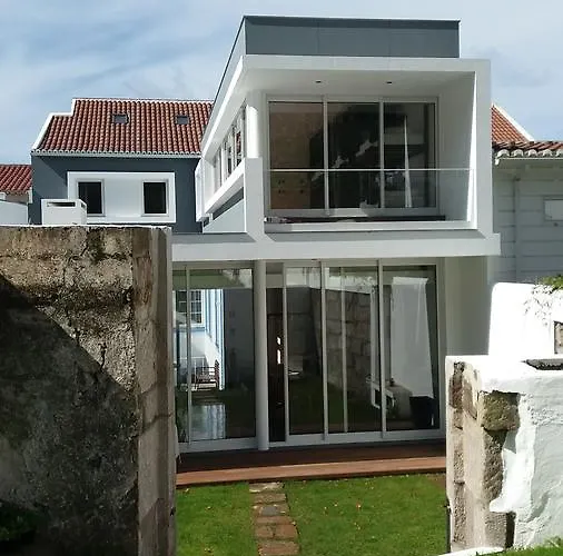 My Angra Charming House בית הארחה 3*